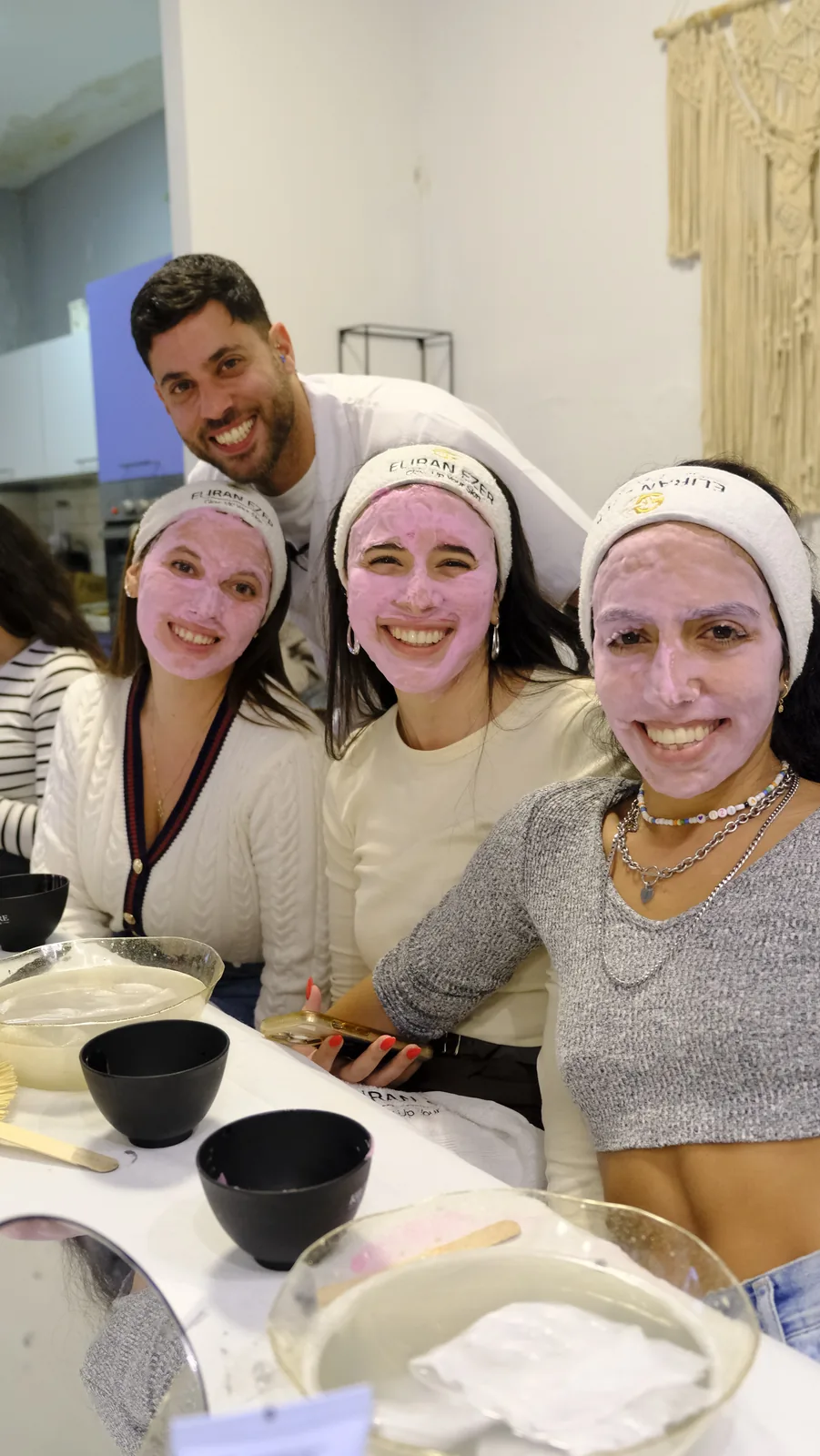 תמונה מסדנת GLOW UP SKIN CODE — 3